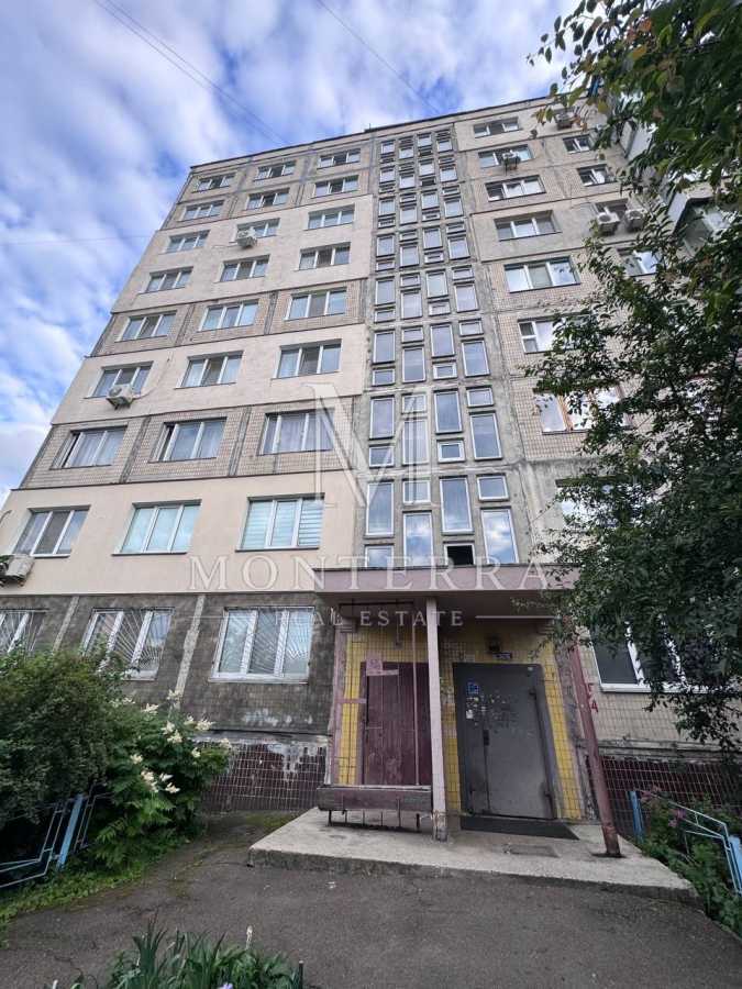 Продажа 2-комнатной квартиры 45.4 м², Иорданская ул., 16