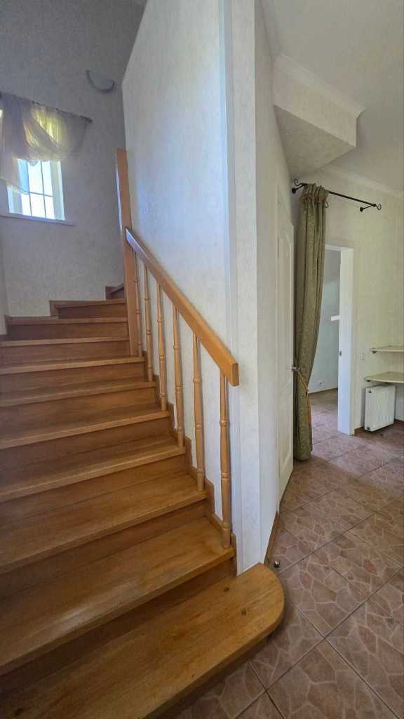 Продаж котеджу 155 м², Центральна