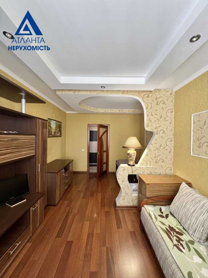 Продажа 3-комнатной квартиры 65.4 м², Соборности просп., 20А