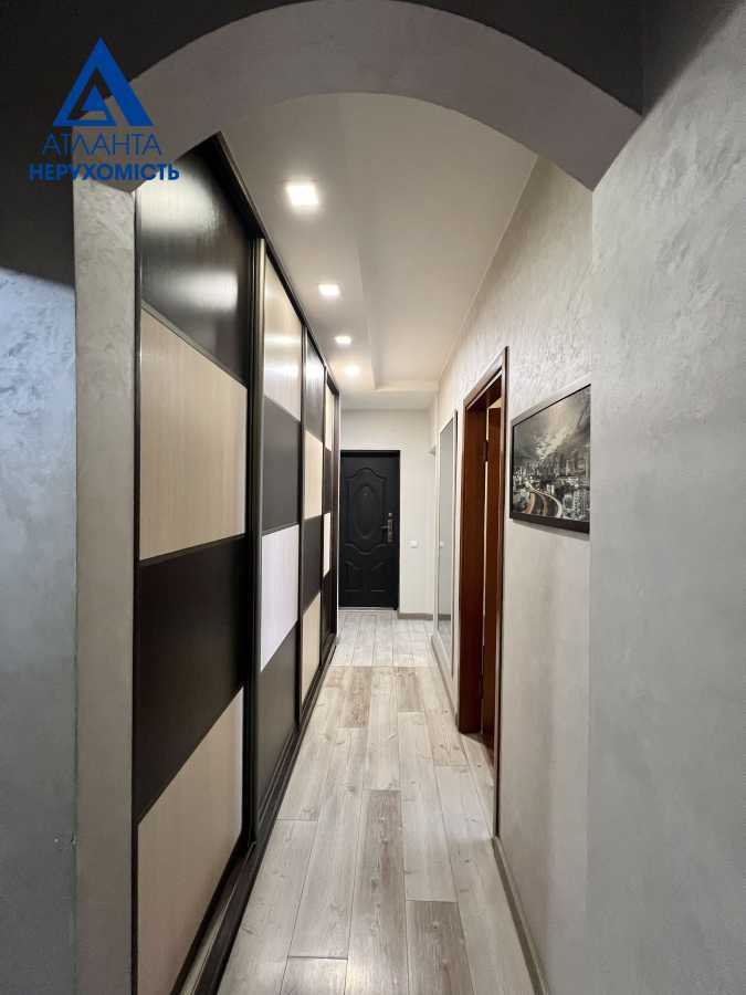 Продажа 3-комнатной квартиры 65.4 м², Соборности просп., 20А