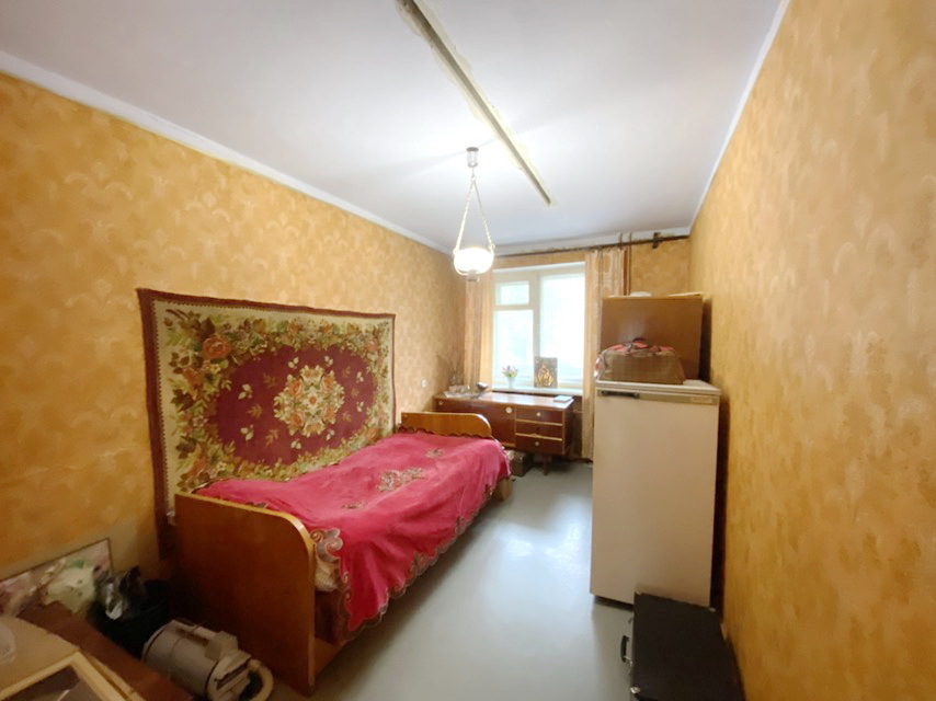 Продаж 2-кімнатної квартири 47.5 м², Крилова вул.