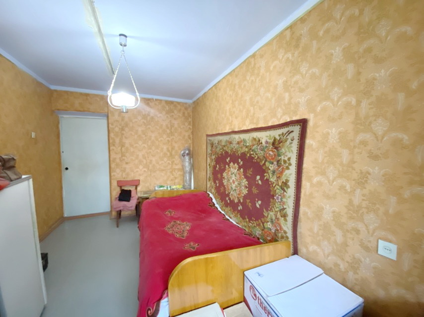 Продаж 2-кімнатної квартири 47.5 м², Крилова вул.