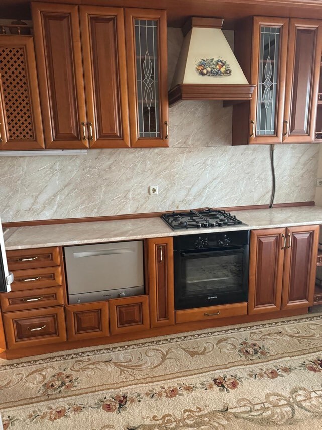 Продаж 1-кімнатної квартири 49 м², Машинобудівників вул., 2В