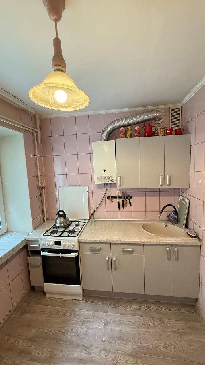 Продаж 3-кімнатної квартири 51.4 м², Івана Вишенського вул., 10