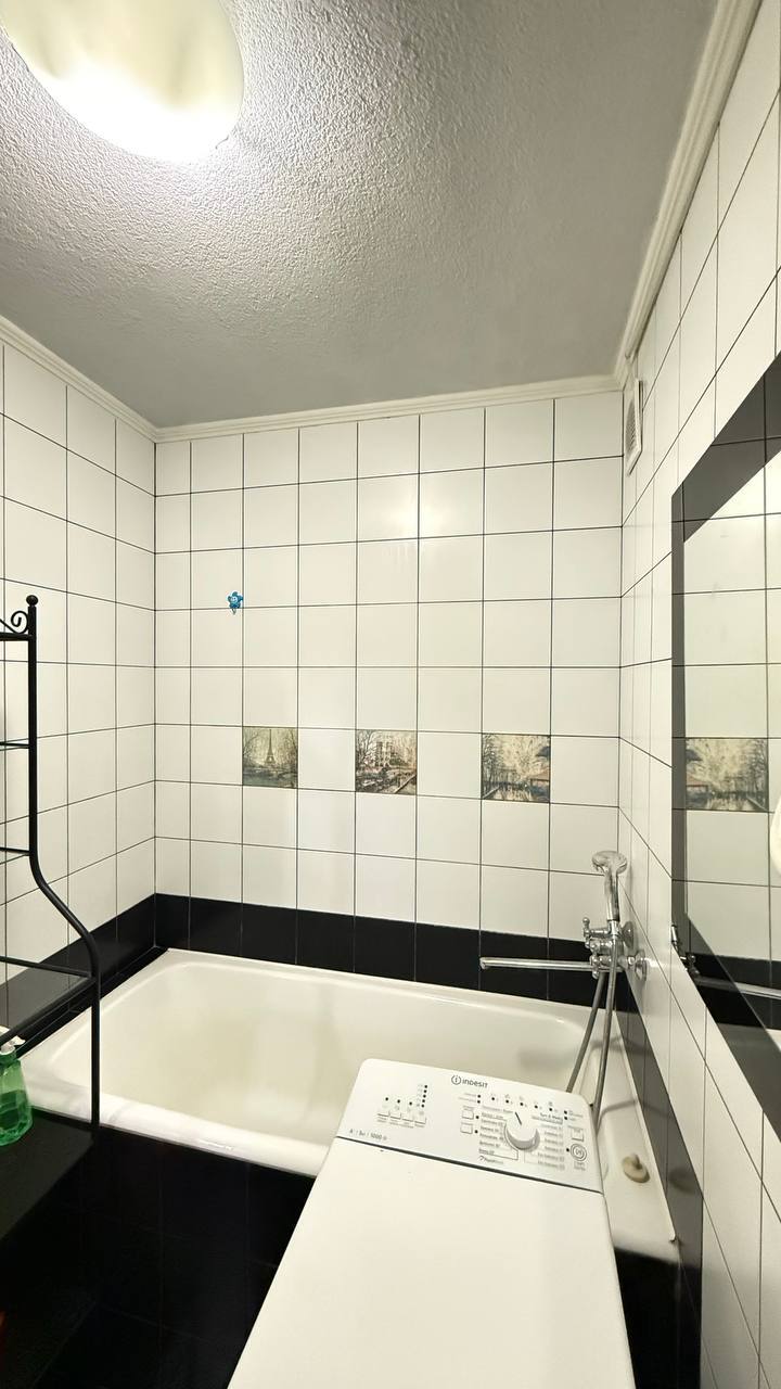 Продаж 3-кімнатної квартири 51.4 м², Івана Вишенського вул., 10