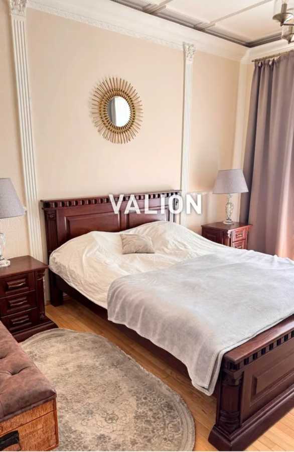 Продаж 5-кімнатної квартири 157 м², Дружби Народів бул., 9