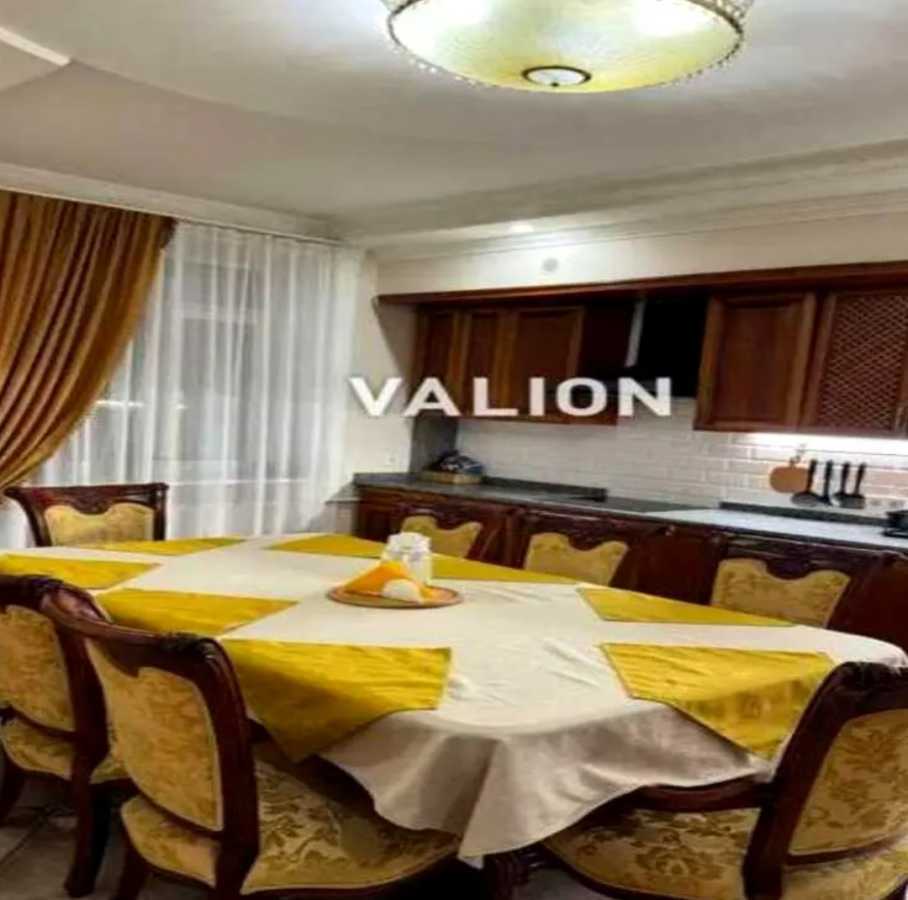 Продаж 5-кімнатної квартири 157 м², Дружби Народів бул., 9