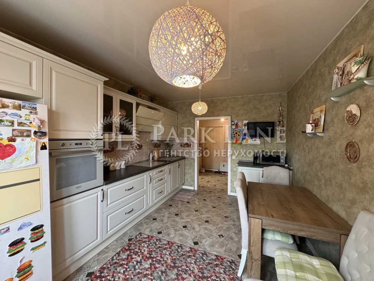 Продажа 3-комнатной квартиры 93 м², Урловская ул., 17