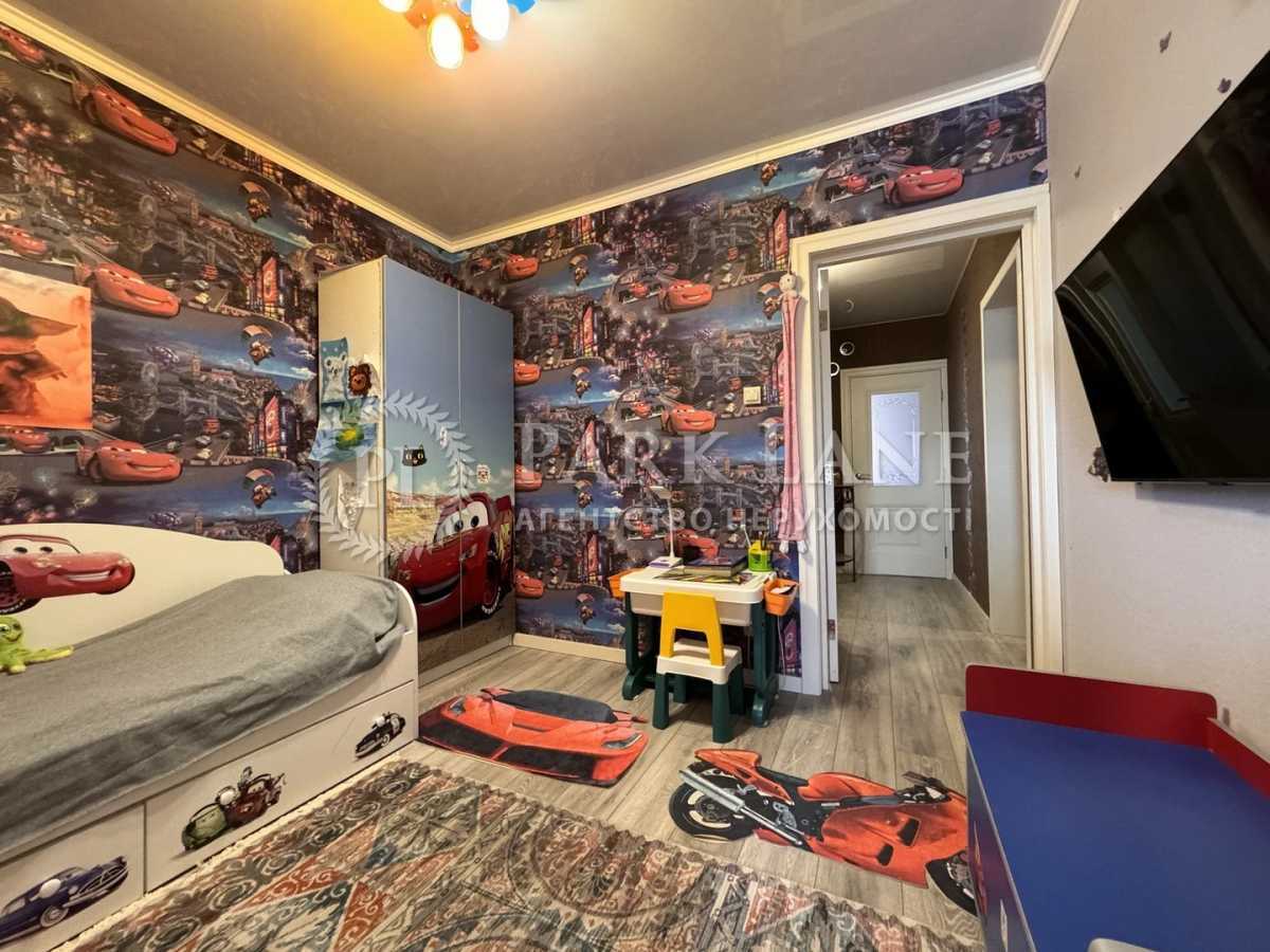 Продажа 3-комнатной квартиры 93 м², Урловская ул., 17