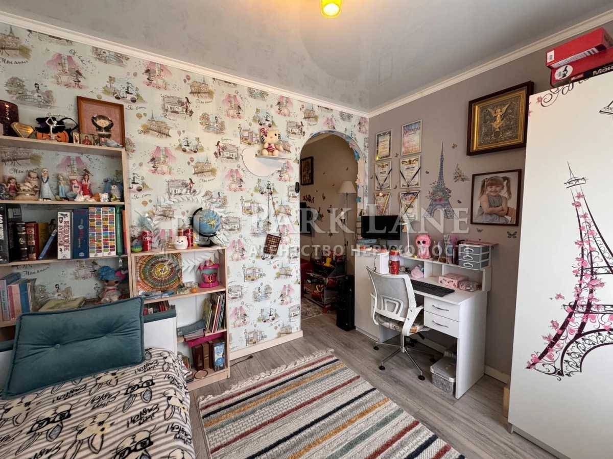 Продажа 3-комнатной квартиры 93 м², Урловская ул., 17