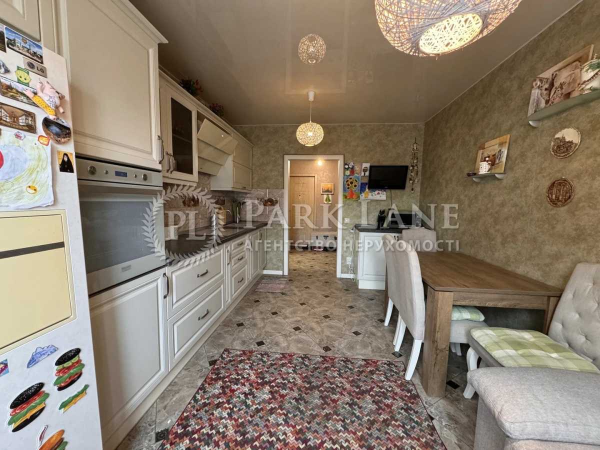 Продажа 3-комнатной квартиры 93 м², Урловская ул., 17