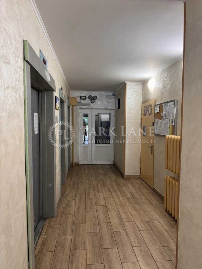 Продажа 3-комнатной квартиры 93 м², Урловская ул., 17