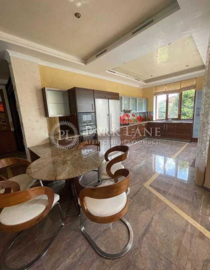 Продажа дома 500 м², Александра Матросова ул.