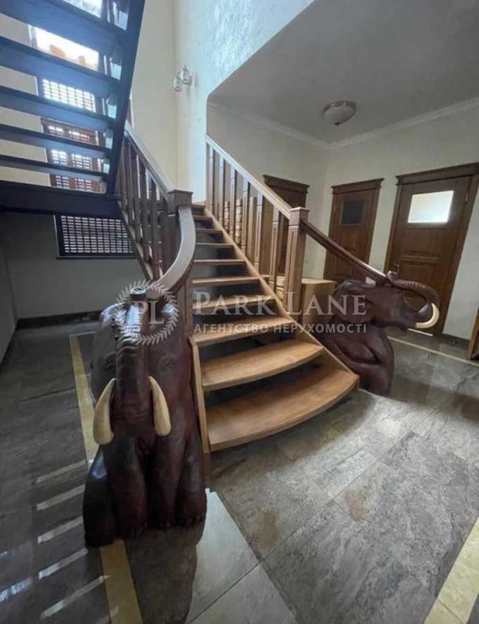 Продажа дома 500 м², Александра Матросова ул.