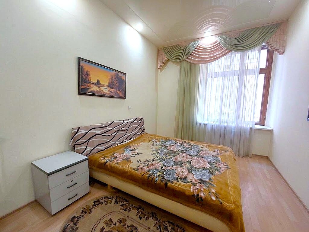 Оренда 4-кімнатної квартири 100 м², Софиевская вул., 11