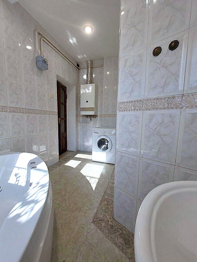 Оренда 4-кімнатної квартири 100 м², Софиевская вул., 11