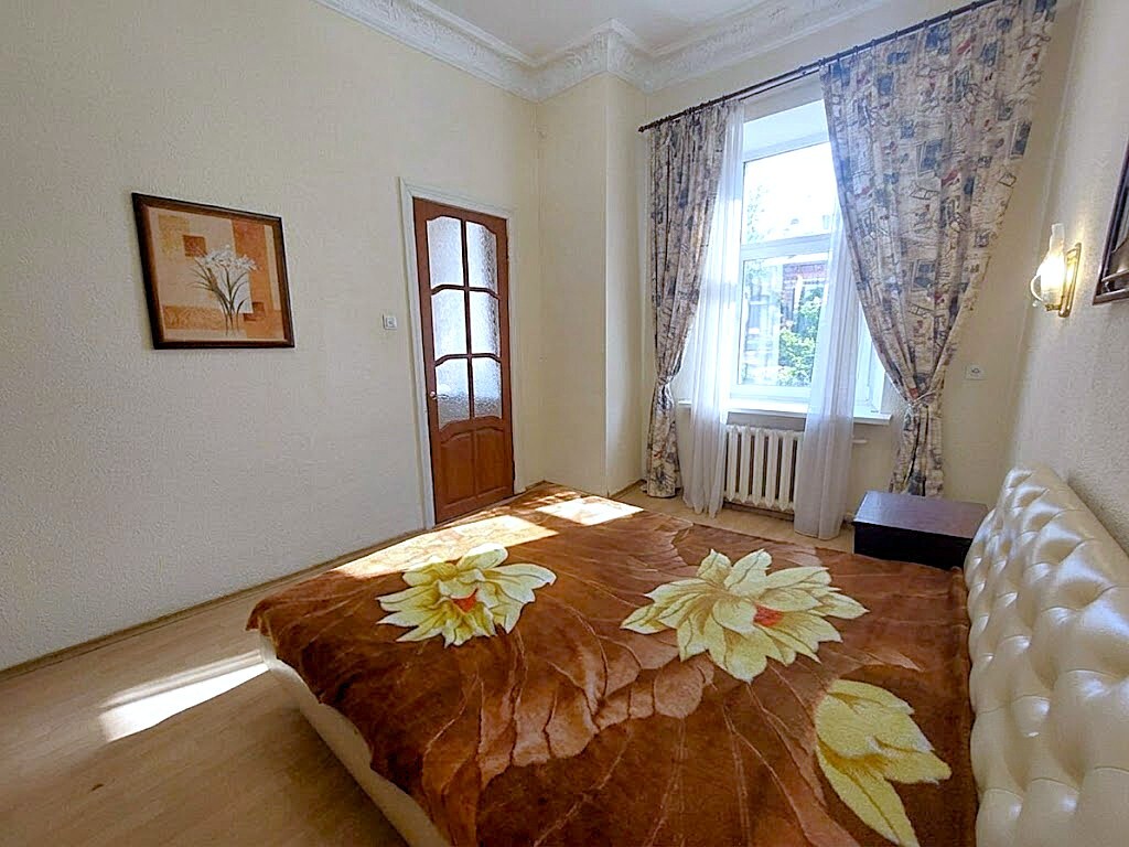 Оренда 4-кімнатної квартири 100 м², Софиевская вул., 11