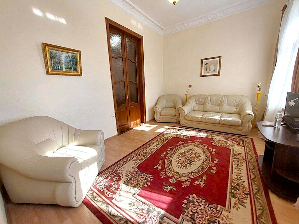 Оренда 4-кімнатної квартири 100 м², Софиевская вул., 11