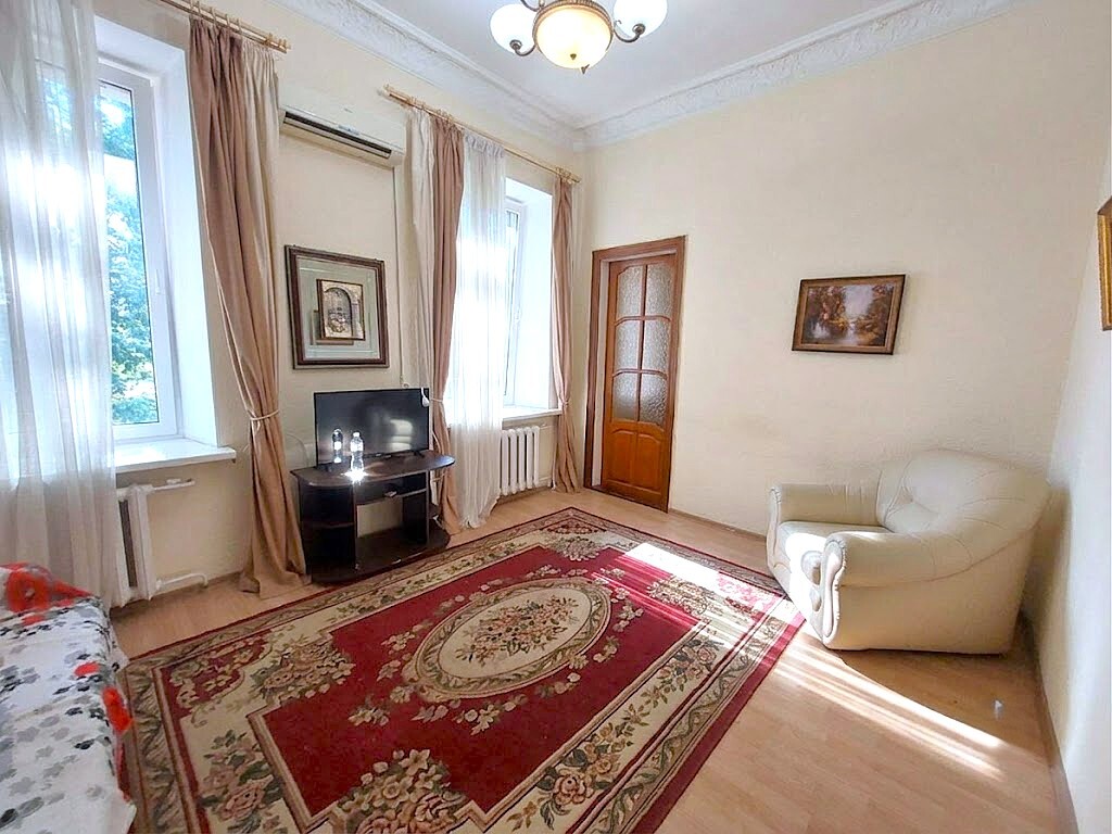 Оренда 4-кімнатної квартири 100 м², Софиевская вул., 11