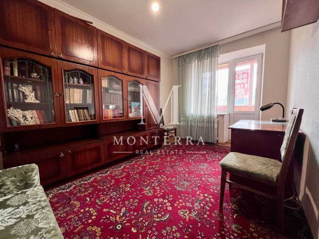 Продаж 3-кімнатної квартири 66.1 м², Стадіонна вул., 13