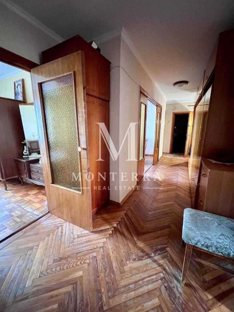Продаж 3-кімнатної квартири 66.1 м², Стадіонна вул., 13