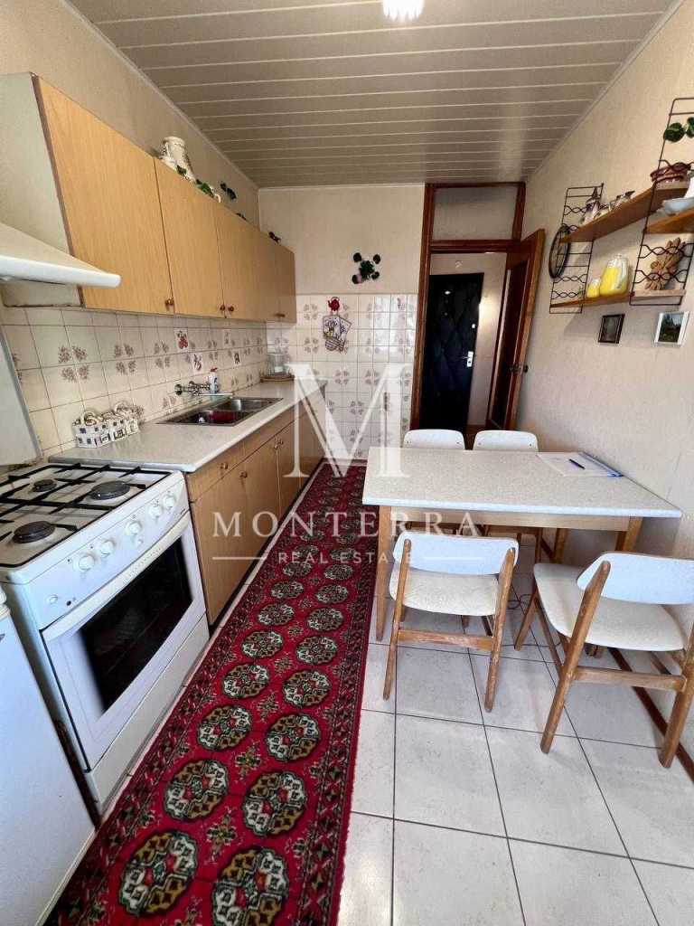 Продаж 3-кімнатної квартири 66.1 м², Стадіонна вул., 13