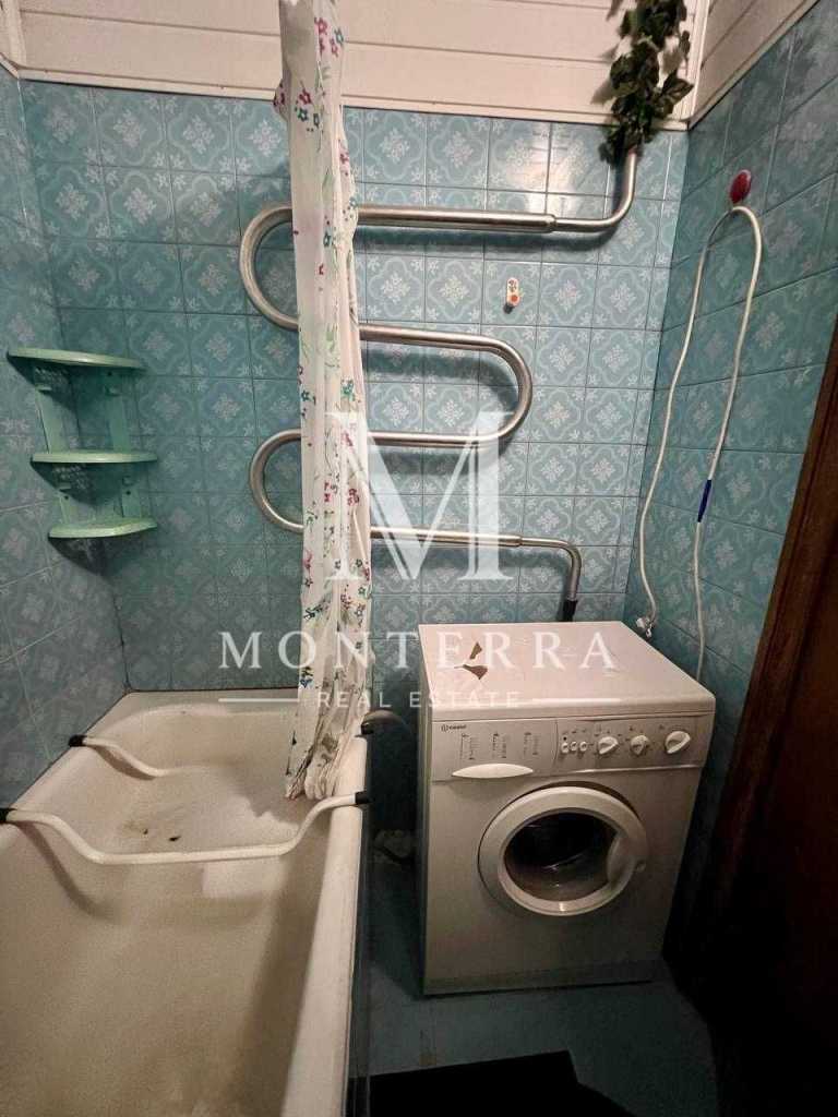 Продаж 3-кімнатної квартири 66.1 м², Стадіонна вул., 13