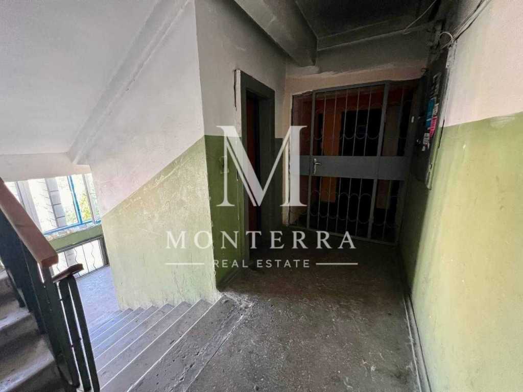 Продаж 3-кімнатної квартири 66.1 м², Стадіонна вул., 13