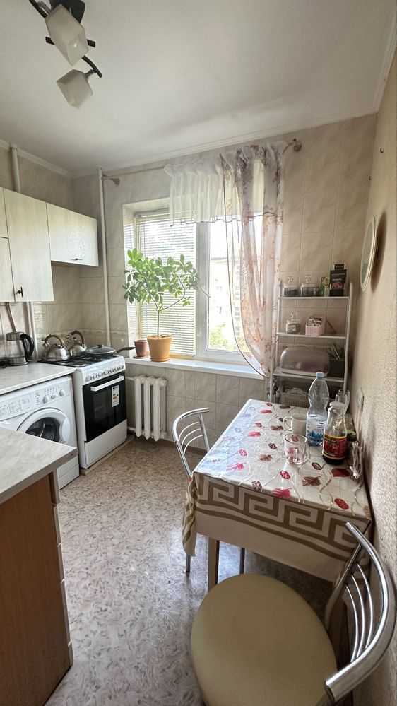 Продаж 2-кімнатної квартири 45 м², Будівельників вул., 14А
