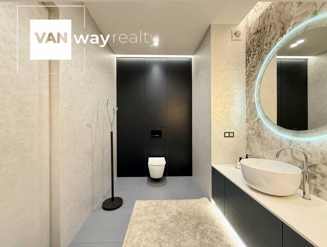 Продажа 4-комнатной квартиры 126.7 м², Никольско-Слободская ул., 3А