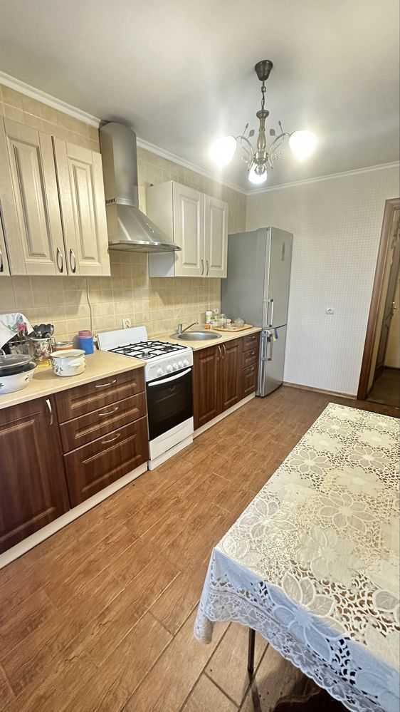 Продаж 4-кімнатної квартири 80.4 м², Героїв України просп., 75В