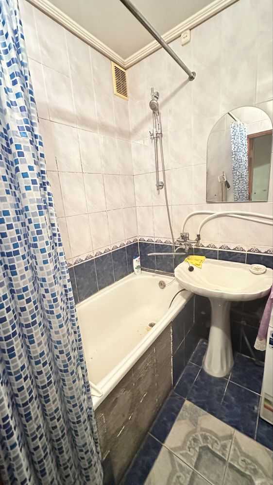 Продаж 4-кімнатної квартири 80.4 м², Героїв України просп., 75В