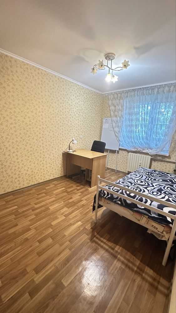 Продаж 4-кімнатної квартири 80.4 м², Героїв України просп., 75В