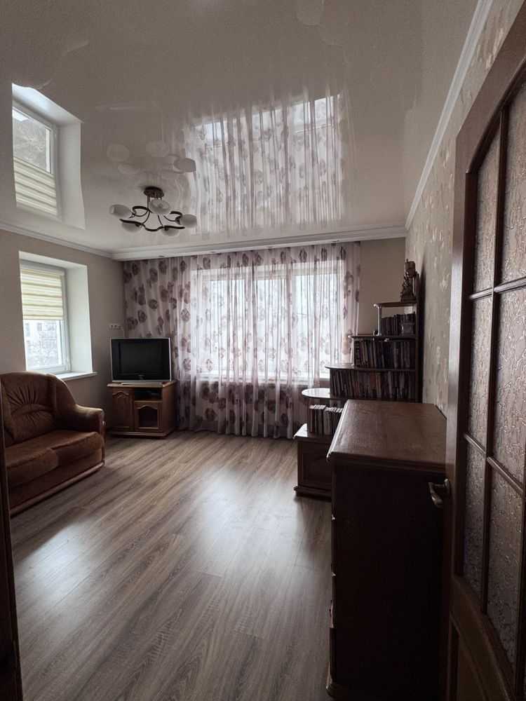 Продаж 1-кімнатної квартири 38 м², Правди, 10Б