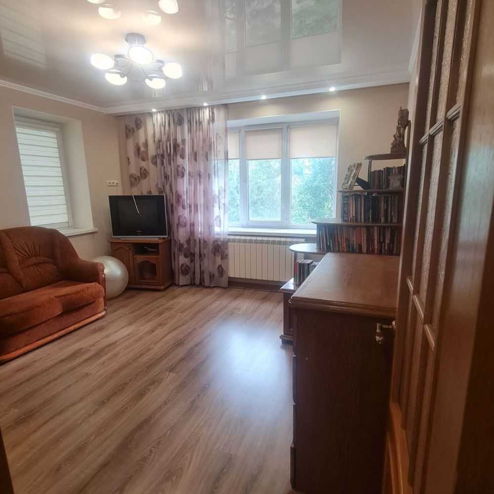 Продаж 1-кімнатної квартири 38 м², Правди, 10Б