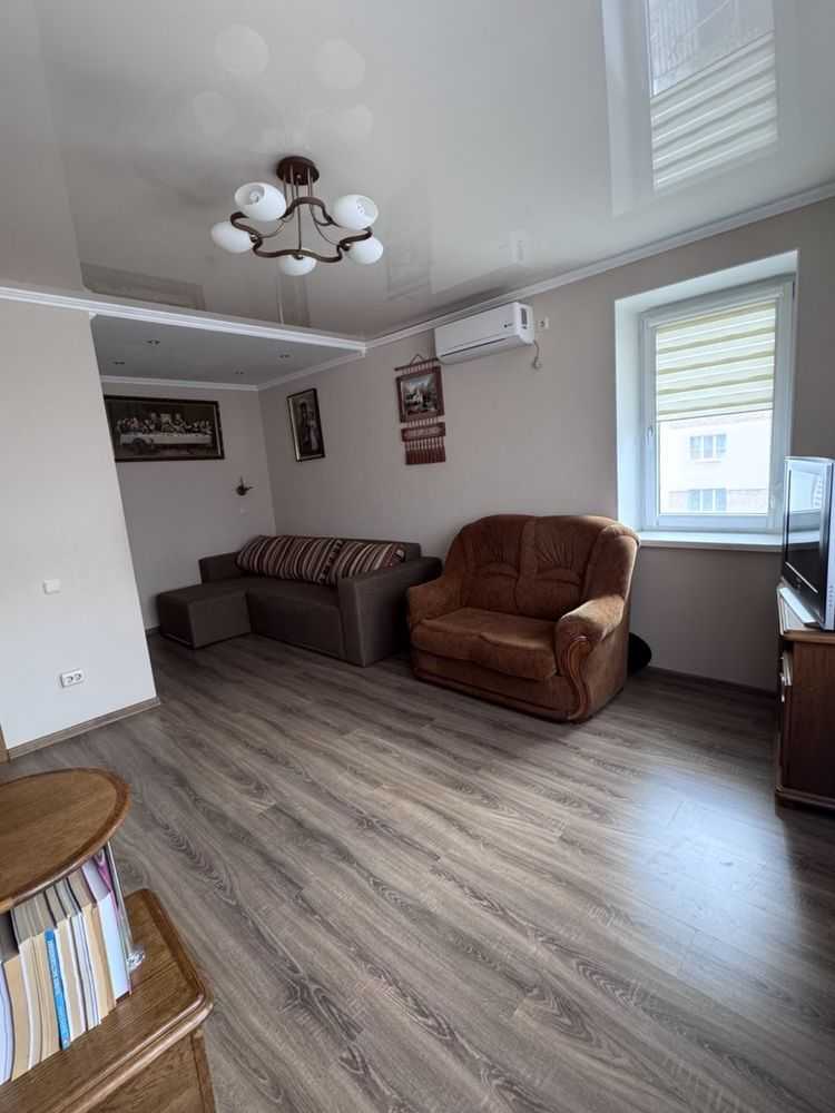 Продаж 1-кімнатної квартири 38 м², Правди, 10Б