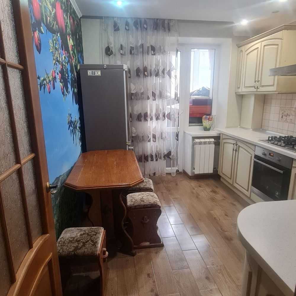 Продаж 1-кімнатної квартири 38 м², Правди, 10Б