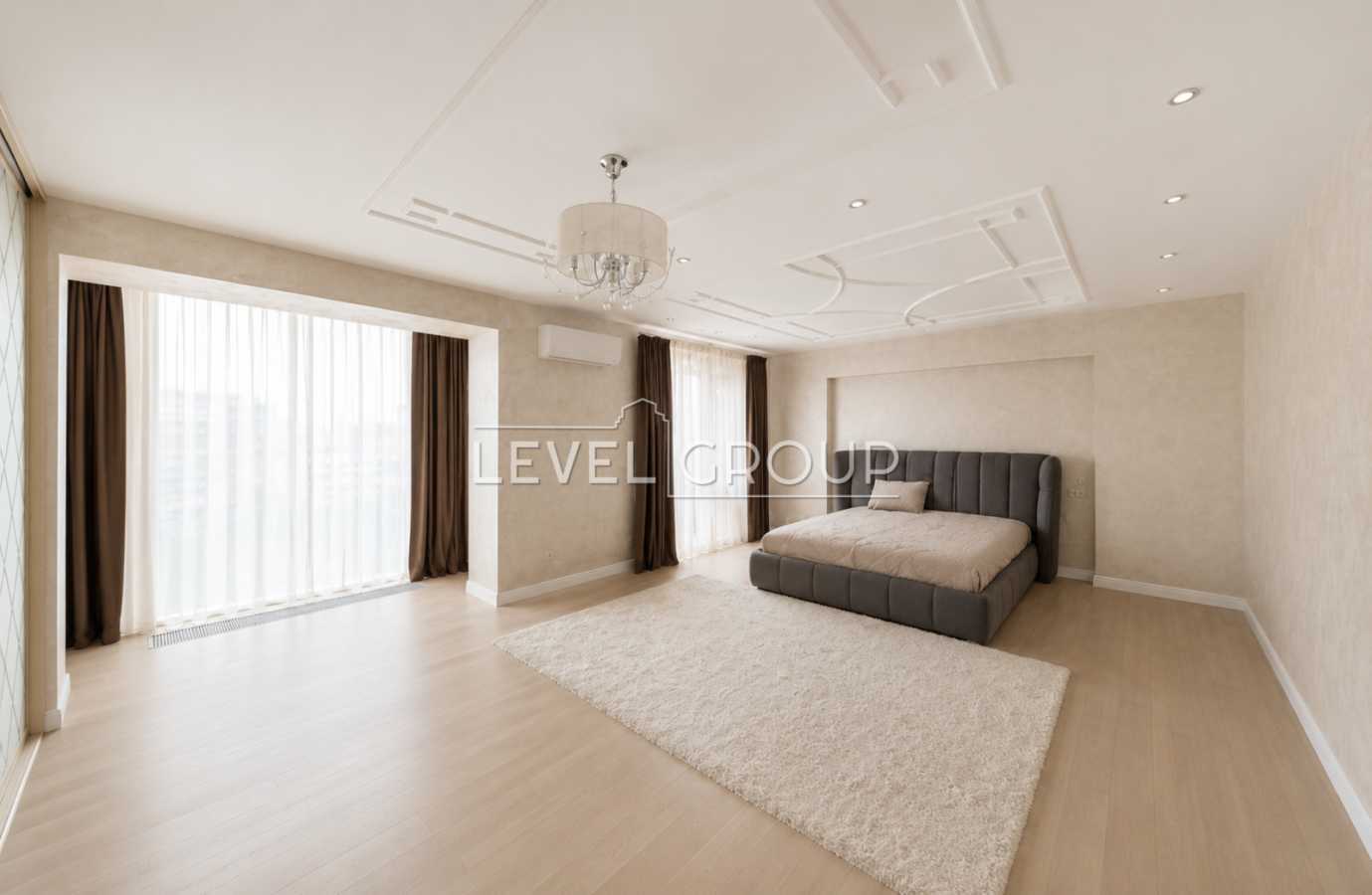 Продажа 4-комнатной квартиры 182.5 м², Дмитриевская ул., 45