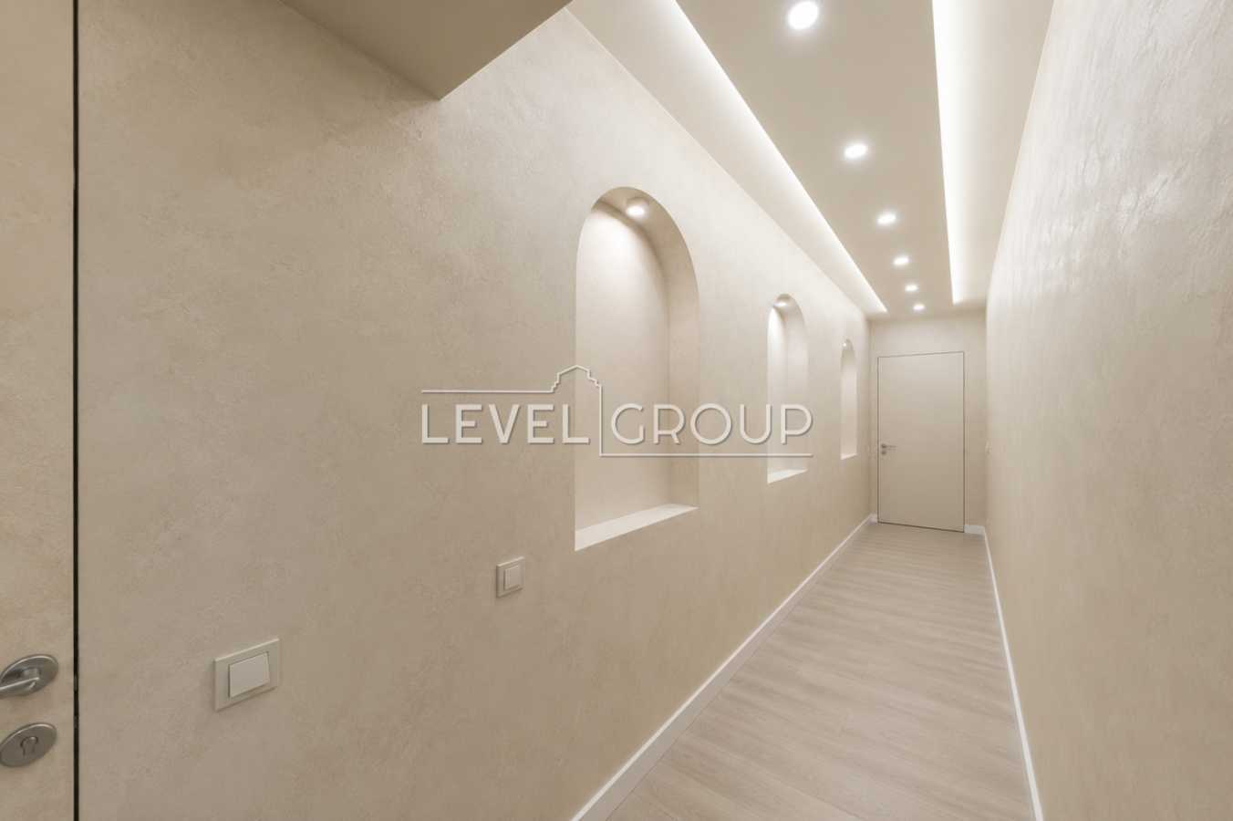 Продажа 4-комнатной квартиры 182.5 м², Дмитриевская ул., 45