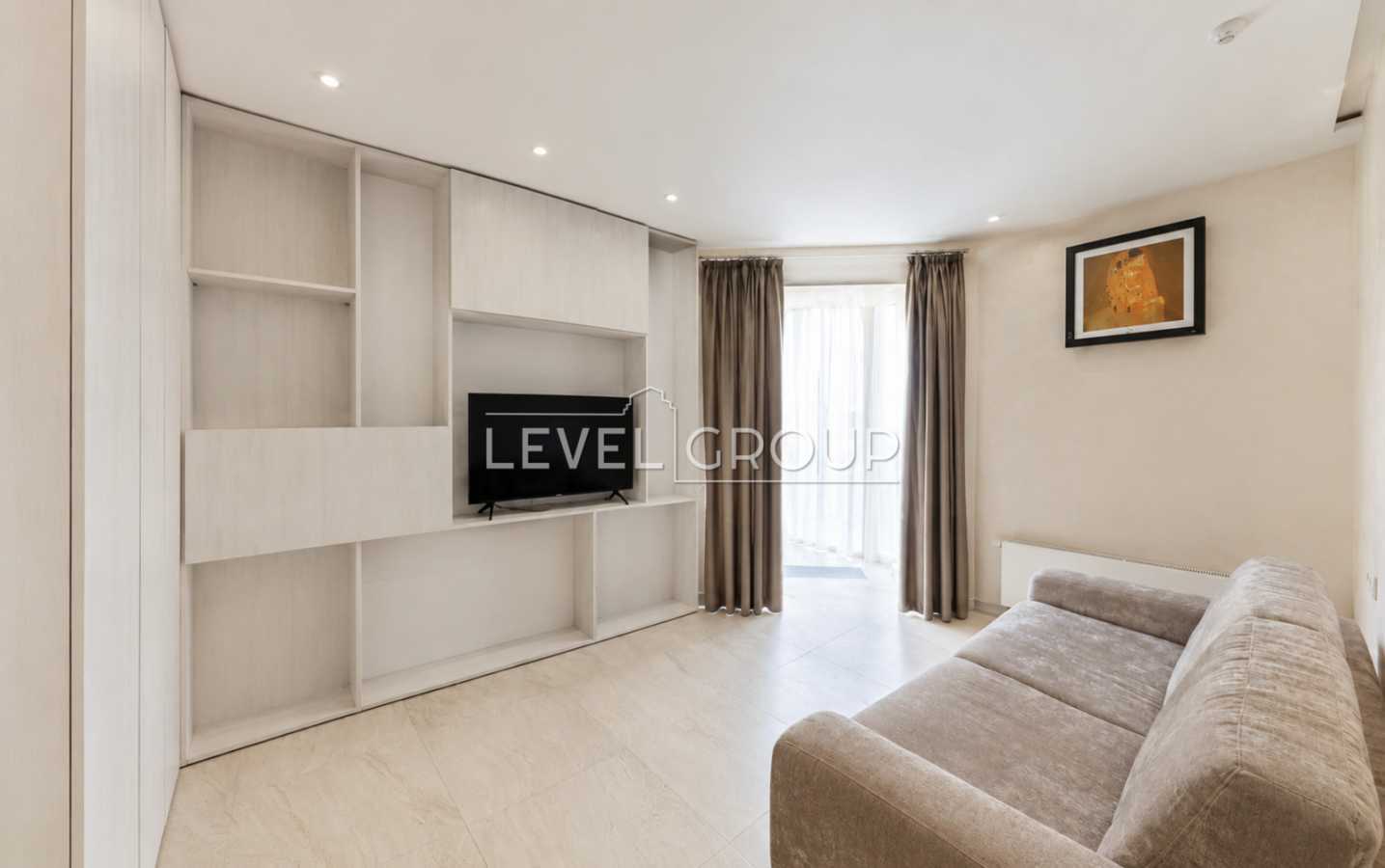 Продажа 4-комнатной квартиры 182.5 м², Дмитриевская ул., 45