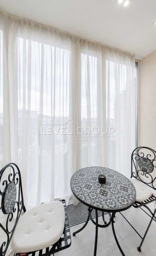 Продажа 4-комнатной квартиры 182.5 м², Дмитриевская ул., 45