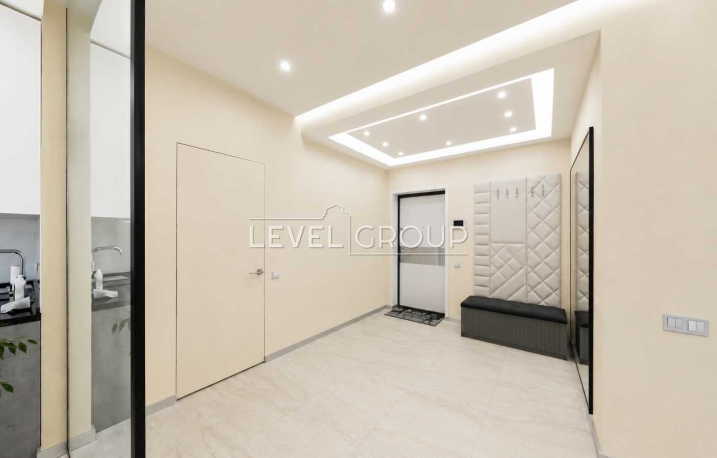 Продажа 4-комнатной квартиры 182.5 м², Дмитриевская ул., 45