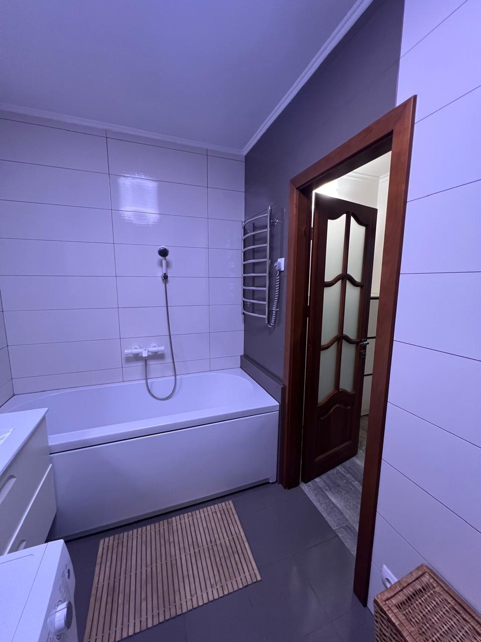 Оренда 2-кімнатної квартири 66 м², Драгоманова вул., 12А