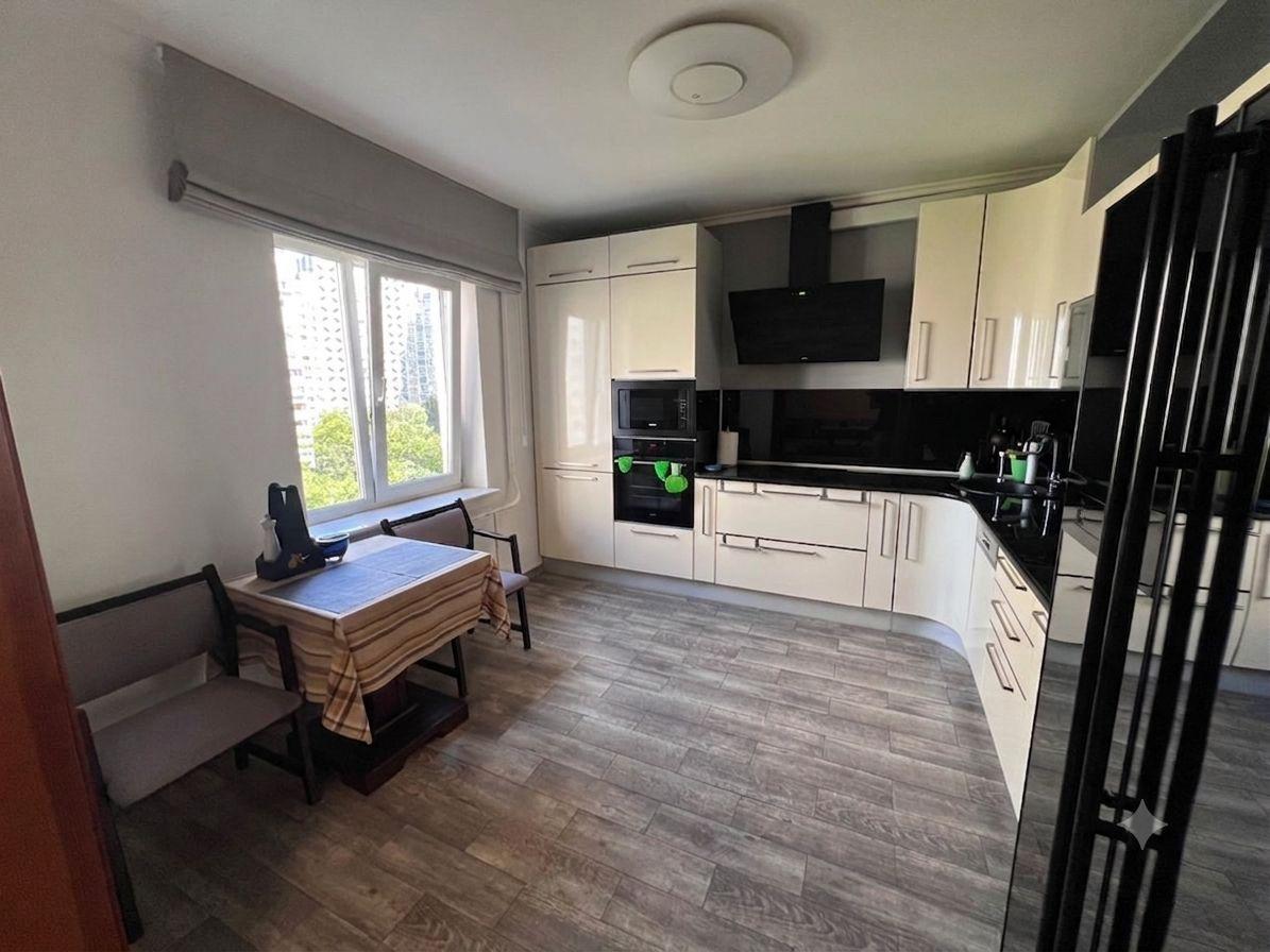 Оренда 2-кімнатної квартири 66 м², Драгоманова вул., 12А