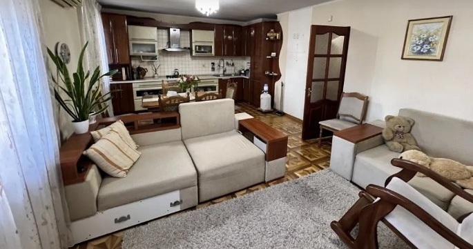 Продажа 3-комнатной квартиры 100 м², Малиновского Маршала ул.