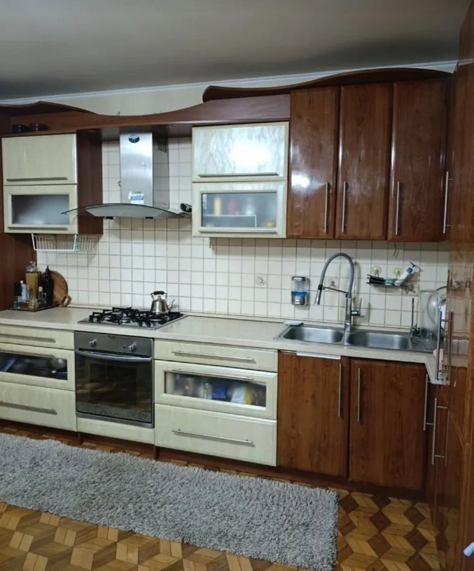 Продажа 3-комнатной квартиры 100 м², Малиновского Маршала ул.