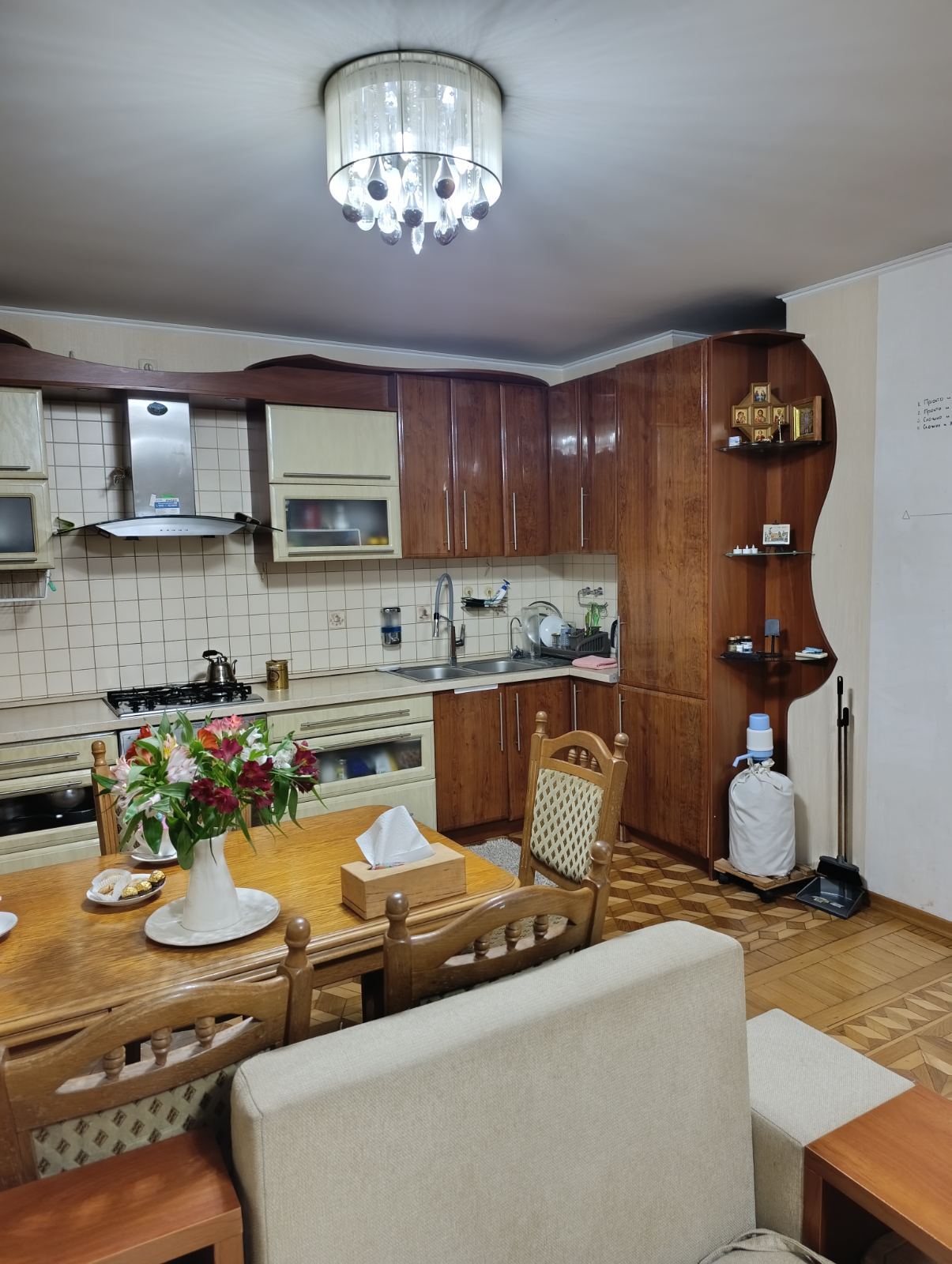 Продажа 3-комнатной квартиры 100 м², Малиновского Маршала ул.