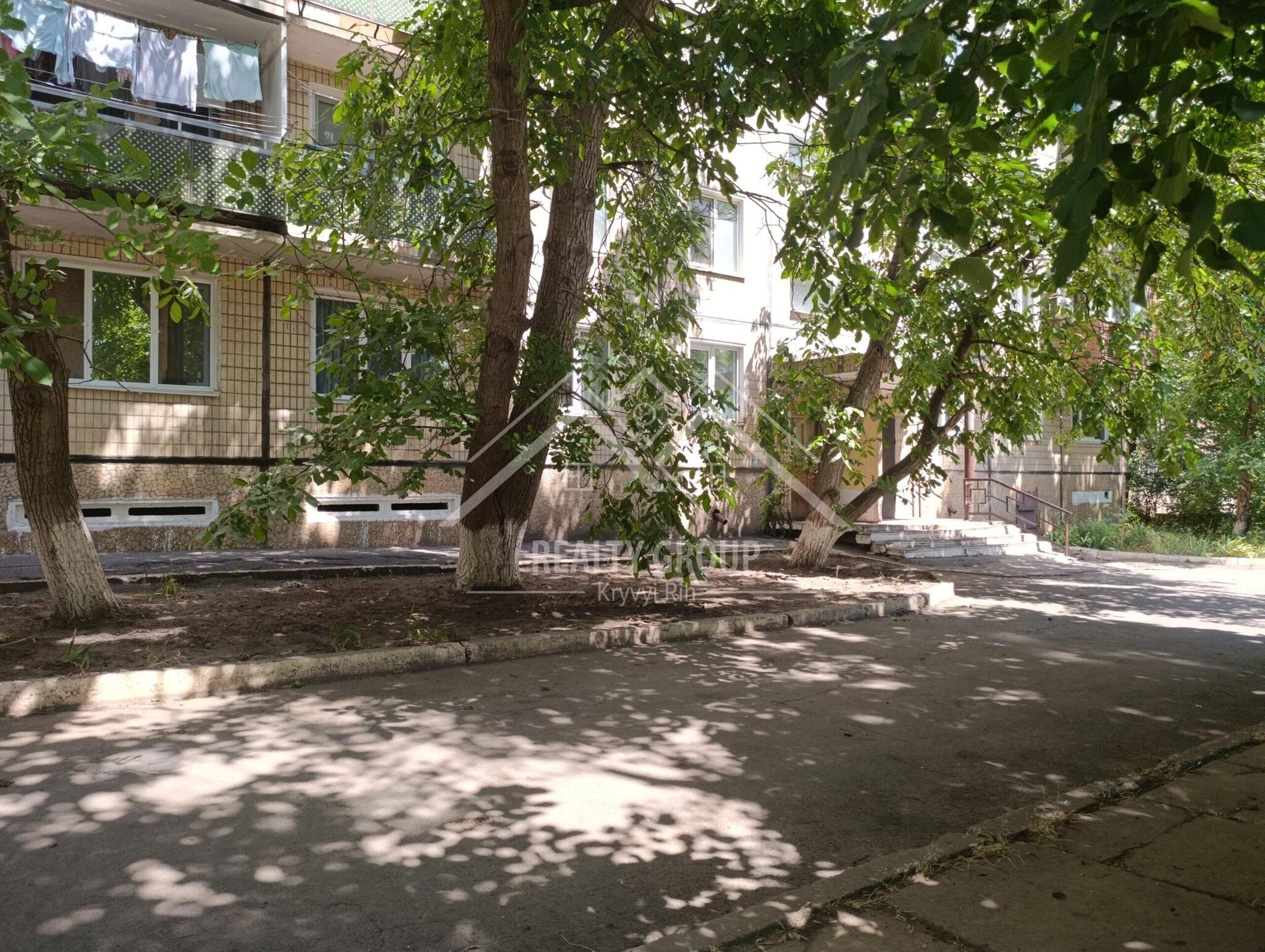 Продаж 3-кімнатної квартири 57 м², Купріна вул., 3