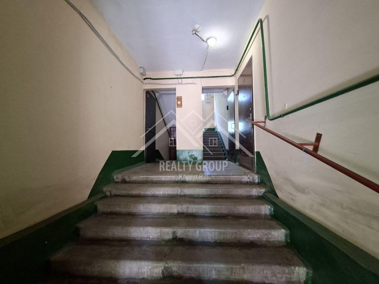 Продажа 3-комнатной квартиры 47 м², Соборности ул., 88