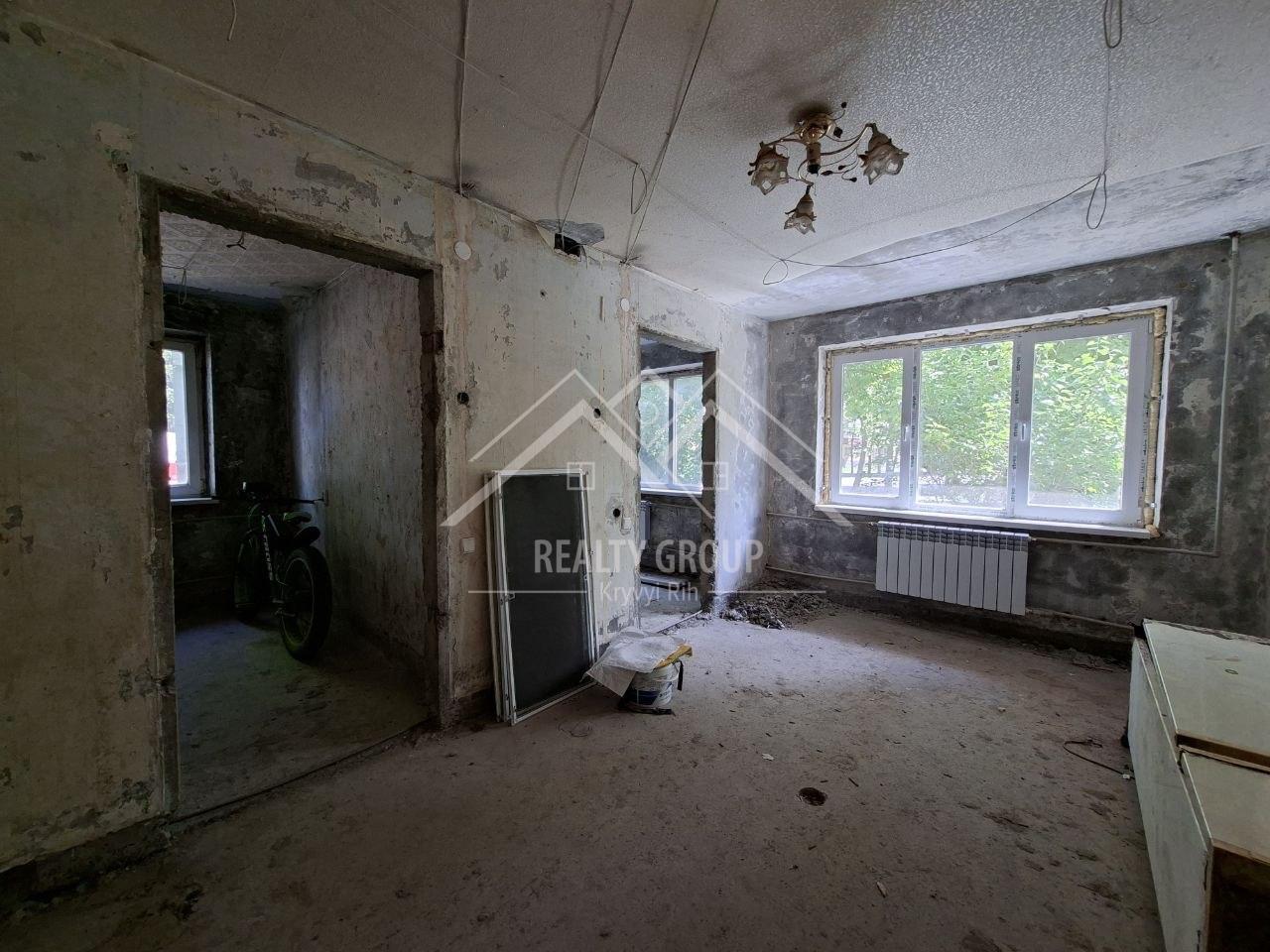 Продажа 3-комнатной квартиры 47 м², Соборности ул., 88
